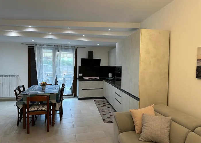 Beautiful With Swimming Pool Lägenhet Olbia