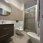 Beautiful With Swimming Pool אולביה