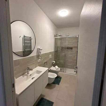 Beautiful With Swimming Pool Apartment *