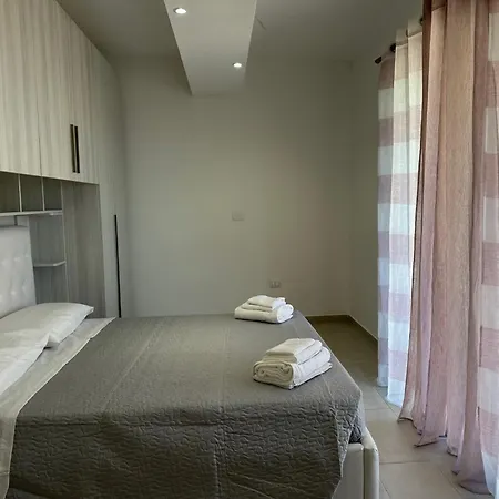 Beautiful With Swimming Pool Apartment